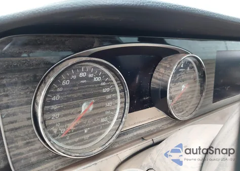 2017 Mercedes-Benz E 300 4Matic z USA, uszkodzony, nr VIN WDDZF4KB0HA111719